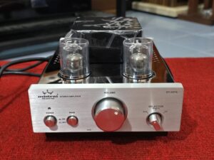 เครื่องขยายเสียงแบบไฮบริด (Hybrid Integrated Amplifier) Mistral DT-307A