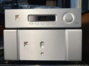 ชุดคู่ขวัญ ปรีแอมป์ และ พาวเวอร์แอมป์: Ayre K-5xe และ Ayre V-5xe