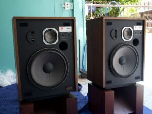 ขายลำโพงวินเทจ JBL L65 Jubal สภาพสวย พร้อมกล่องเดิมและขาตั้ง (ขายแล้ว)