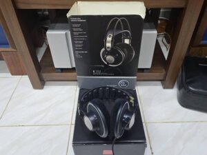 AKG K702 อุปกรณ์ครบกล่อง