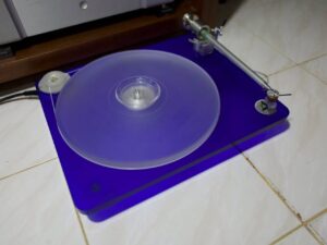 CLEARAUDIO Concept Emotion Blue Turntable