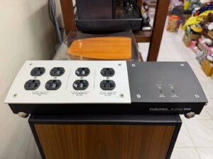 เครื่องกรองไฟตัวท็อป Furutech e-TP80S NCF