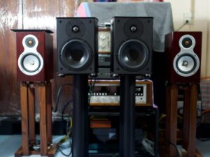 Wilson Benesch Arc ตู้คาร์บอนไฟเบอร์
