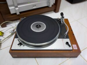 Lenco L75 (Made in Switzerland)